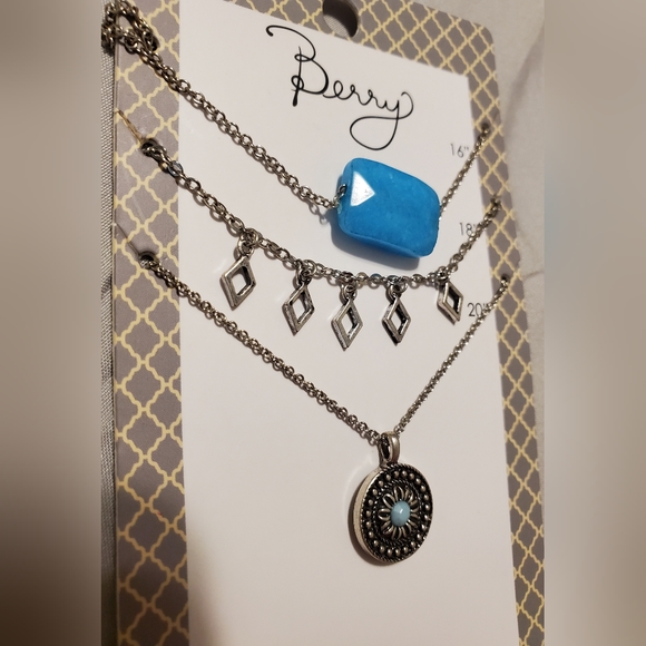 Three piece layering necklaces by Berry. - Nordstrom.. - Picture 2 of 4